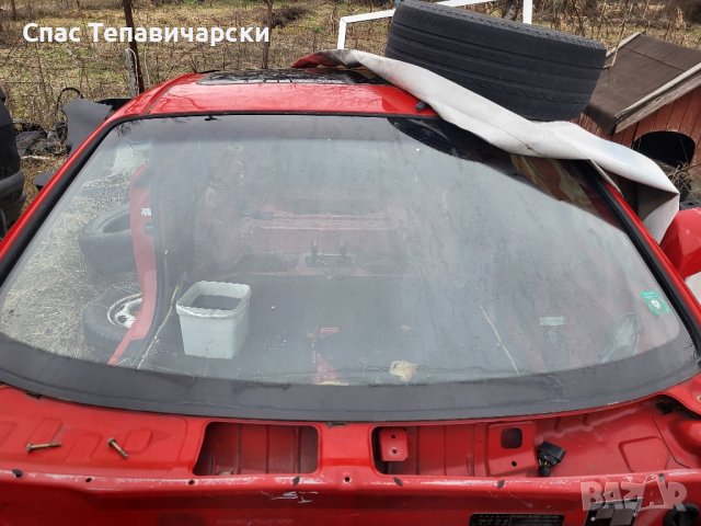 Продавам предно стъкло за хюндай купе оригинално!