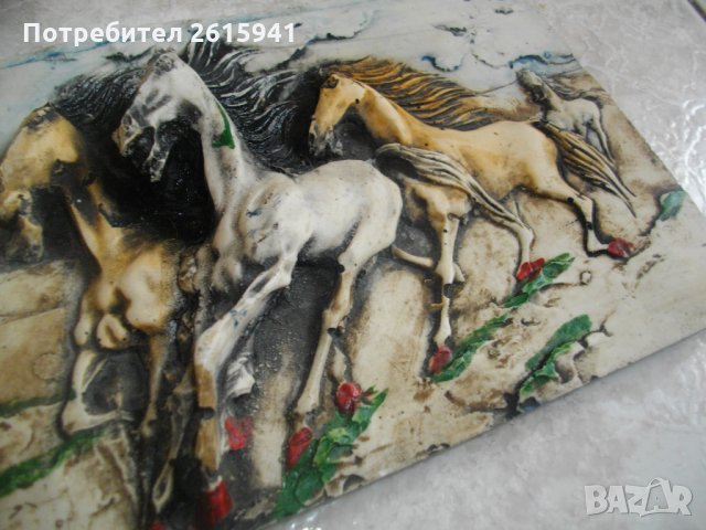 Старинна Ръчна Релефна Керамична Рисунка "Коне" Върху Керамична Плочка - Антикварна, снимка 6 - Антикварни и старинни предмети - 35646703