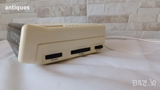 Стар радио - часовник - GRUNDIG sonoclock24 - 1983 год., снимка 4 - Антикварни и старинни предмети - 50201129