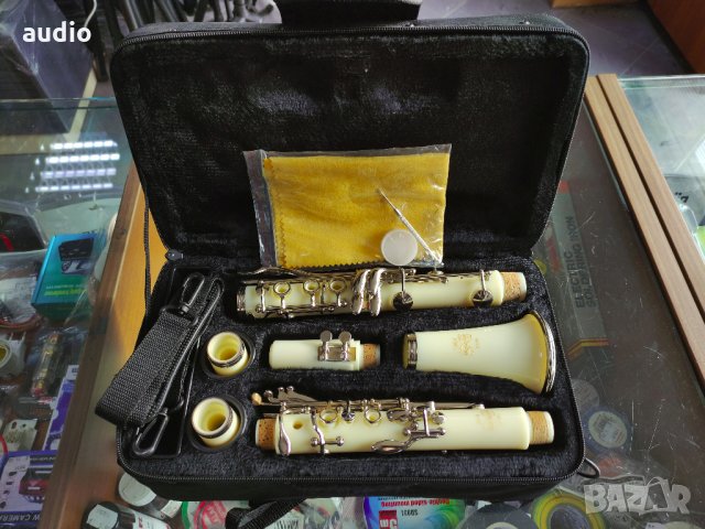 Кларинет бял цвят 17 ключа, снимка 1
