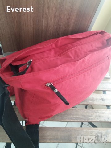 Levis  голяма червена чанта от брезент, снимка 9 - Чанти - 32543892
