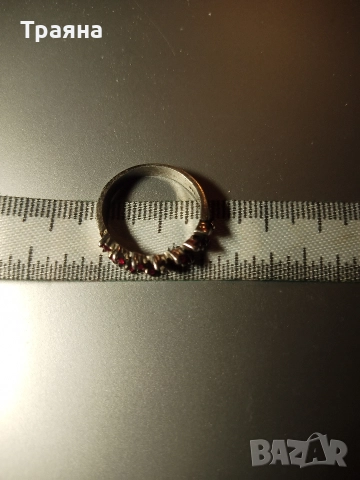 Дамски сребърен пръстен с червени циркони , снимка 2 - Пръстени - 52996748