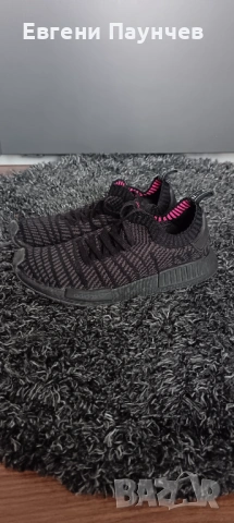 Маратонки Adidas NMD R1 размер 42 отлични 