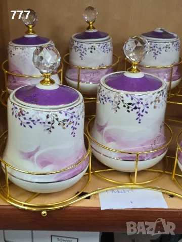 бурканчета на стойка 