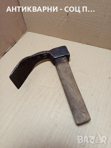 Стар Ръчно Кован Инструмент За Дълбане.