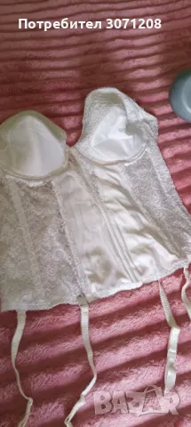Два бели корсети дантела., снимка 1