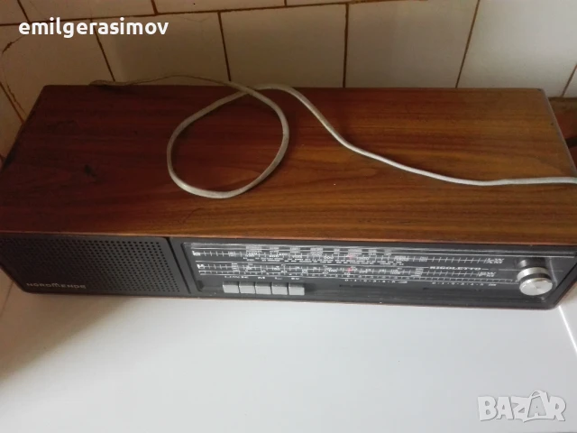 Радио NORD MENDE U 106 , Сокол 404 и Neywa 402., снимка 5 - Антикварни и старинни предмети - 51097242