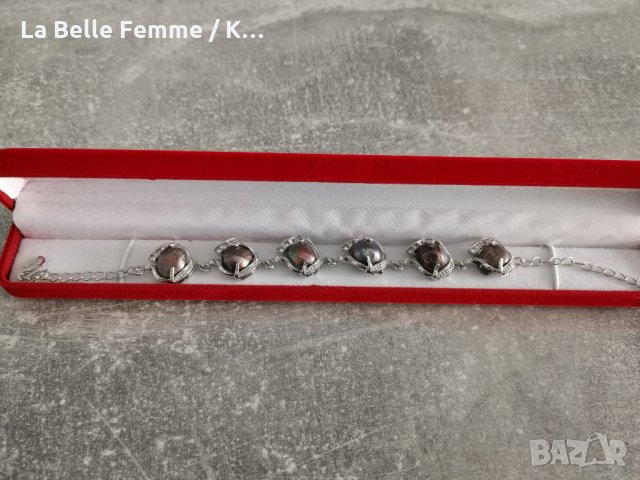 Гривни с перли в луксозна кутия, снимка 4 - Гривни - 34878679