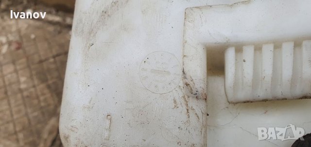 Казанче течност чистачки  за бмв е36 2.5л 5.0л, снимка 5 - Части - 38576848