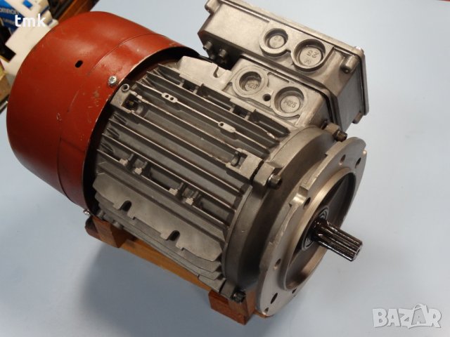 Електродвигател със спирачка T 90S 12/4 BR B5 42 NT, снимка 6 - Електродвигатели - 28024777