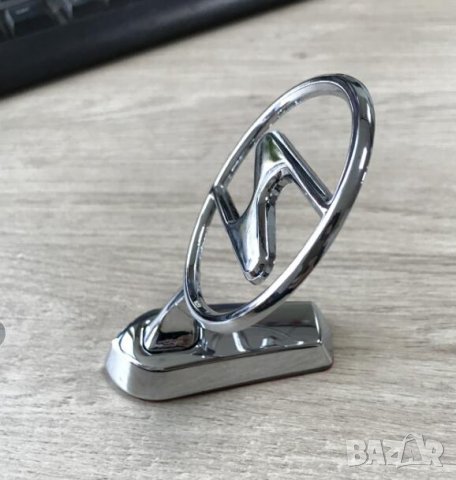 мерник Трабант стояща метална хром емблема на стойка преден капак прицел Trabant, снимка 2 - Аксесоари и консумативи - 33227951