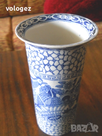 Колекционерски порцеланови вази, снимка 8 - Антикварни и старинни предмети - 49413047