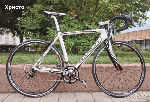 Карбонов шосеен велосипед Basso
