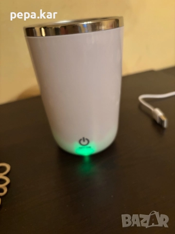Саморазбъркваща се термочаша  с ubs захранване и капак , снимка 2 - Чаши - 52629528