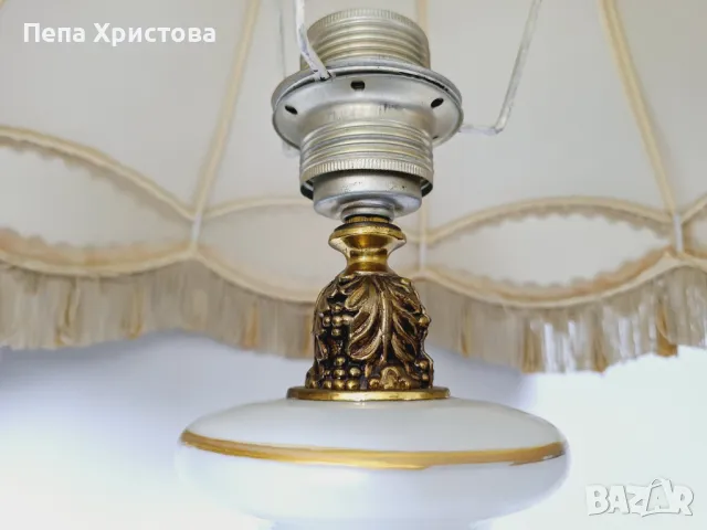 Голяма настолна лампа, ръчно рисувана с метална основа , снимка 2 - Настолни лампи - 49694672