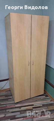 Продавам гардероб втора употреба