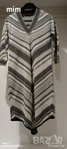 Красива рокля със златна нишка