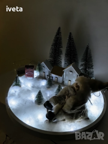 Малки къщички и дядо коледна , снимка 2 - Декорация за дома - 52429557