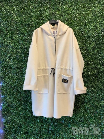 преходно палто с качулка и връзки на талията 