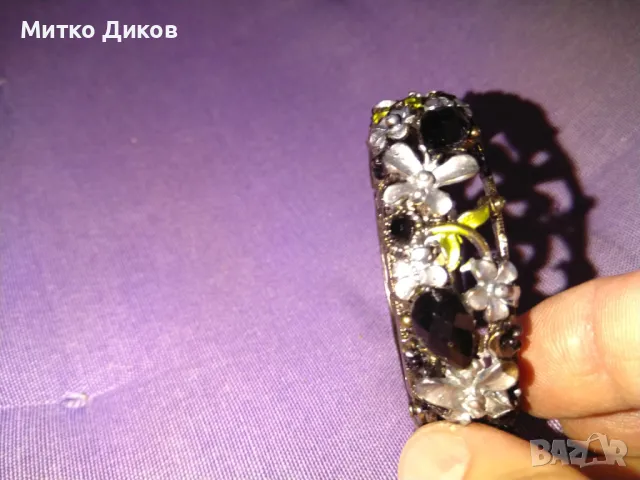 Месингова гривна с цветчета, снимка 6 - Гривни - 47441126