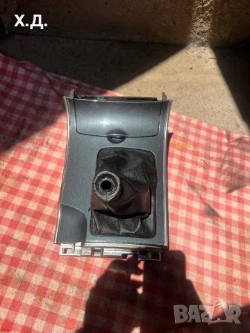 Конзола скоростен лост Мазда6 2005г