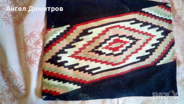 Бродерия калъфка Чипровци, снимка 7 - Антикварни и старинни предмети - 36752674