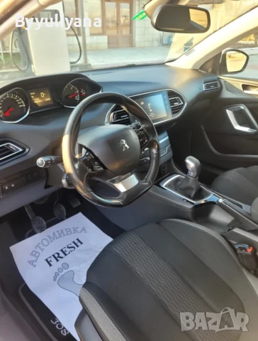Peugeot 308, 2015г., снимка 5 - Автомобили и джипове - 51102292