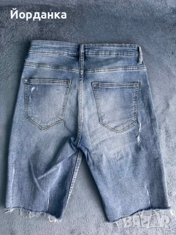 Дънкови бермуди Divided, снимка 2 - Къси панталони и бермуди - 50830341