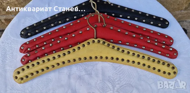 8 броя Винтидж кожени закачалки с капси

, снимка 12 - Антикварни и старинни предмети - 50341479