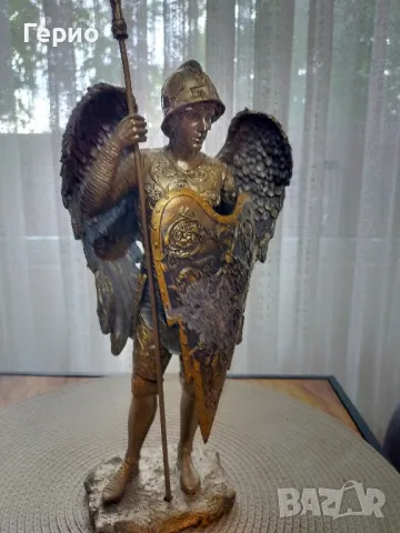 Стара статуетка 