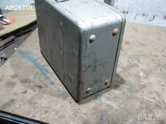 метален куфар, снимка 2 - Куфари с инструменти - 34816928