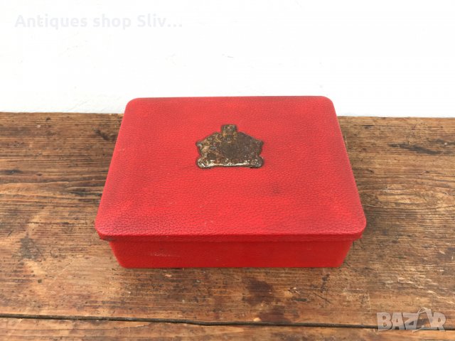 Стара метална кутия от кафе с герб. №0342, снимка 1 - Колекции - 33436927