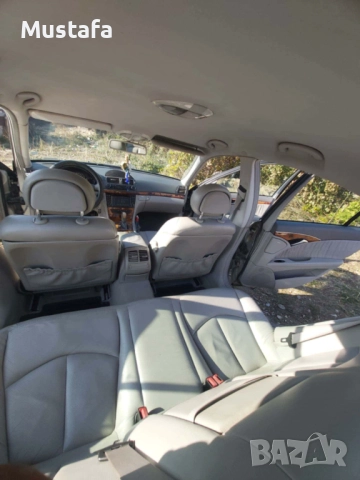 Продава се Мерцедес Е220 , снимка 4 - Автомобили и джипове - 52484444