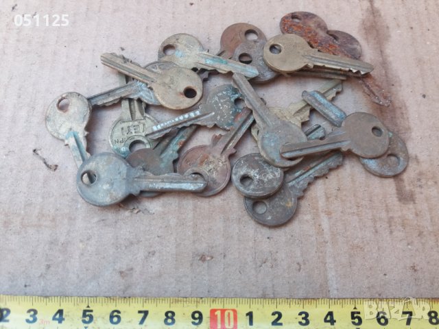 комплект от 20 броя стари ключове - бронзови , снимка 4 - Антикварни и старинни предмети - 36978522