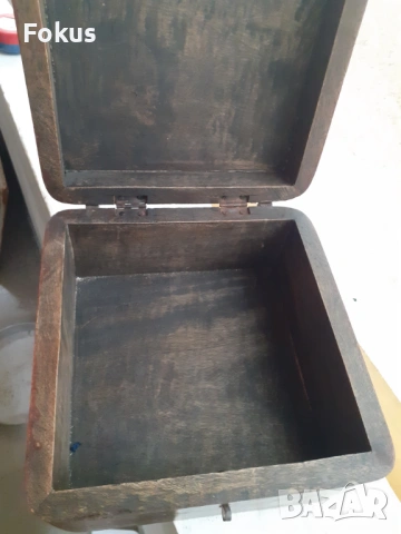 Антикварна дървена кутия с метален обков, снимка 4 - Антикварни и старинни предмети - 53456615