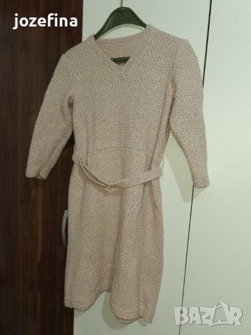 Плетена зимна рокля в бяло и лилаво