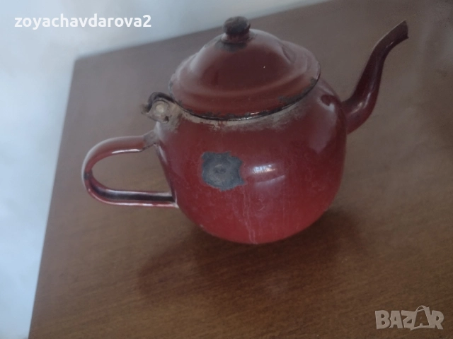 СТАР ЕМАЙЛИРАН ЧАЙНИК, снимка 2 - Антикварни и старинни предмети - 52432536