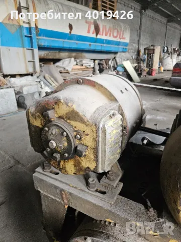 Продавам правотокови двигатели от кран и генератор