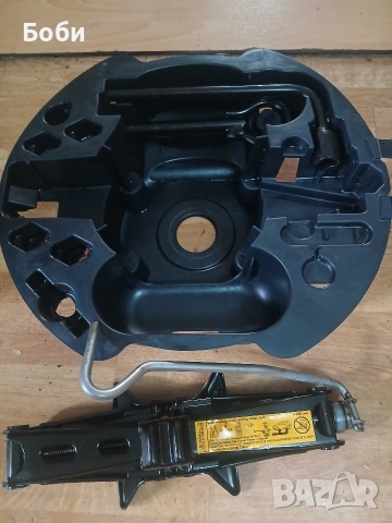 Органайзер с инструменти дачия рено нов