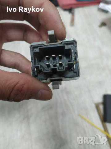 Бутон за ел стъкла VW Golf 3 , 1H0959855 , снимка 6 - Части - 51455286