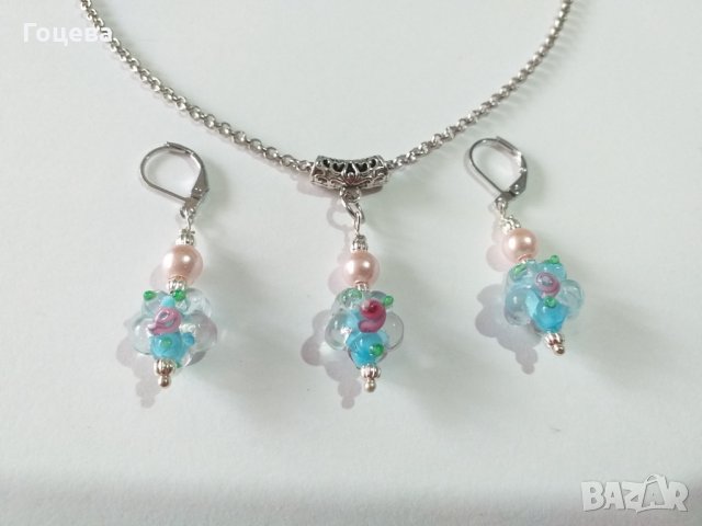 Нежен комплект бижута с ръчно изработени стъклени цветя и розови перли , снимка 4 - Бижутерийни комплекти - 34926148