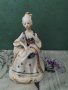 порцеланова статуетка-дама, снимка 1 - Антикварни и старинни предмети - 40391826