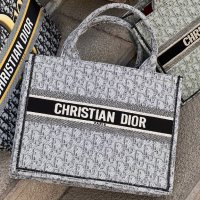 Хит модел дамски чанти Кристиан Диор, снимка 3 - Чанти - 38189736