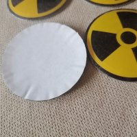 Кръгли метални цветни стикери с лого на радиоактивност за тас джанта на кола автомобил джип ван бус , снимка 3 - Аксесоари и консумативи - 36582257