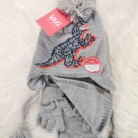 Зимен комплект шапка, шал и ръкавици за момче, снимка 4 - Шапки, шалове и ръкавици - 34816405