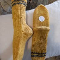 Ръчно плетени дамски чорапи от вълна размер 40, снимка 1 - Дамски чорапи - 39797208
