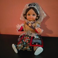 Колекционерска кукла в народни дрехи Folk Artesania Испания Марка 25 см, снимка 16 - Колекции - 43317965