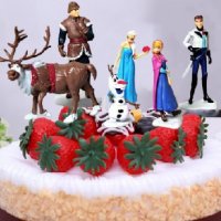 6 бр PVC фигурки от Замръзналото кралство Frozen Елза Анна Свен за игра и украса торта, снимка 3 - Фигурки - 21184298