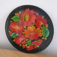 Декоративна дървена чиния, цветен мотив на черен фон, снимка 3 - Пана - 27402409