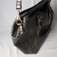 Страхотна Дамска чанта имитираща Змийска кожа, снимка 13 - Чанти - 40121642